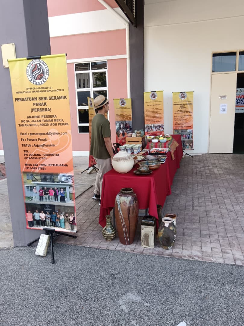 The Ruang Karya display of ceramic work at a state-level community celebration